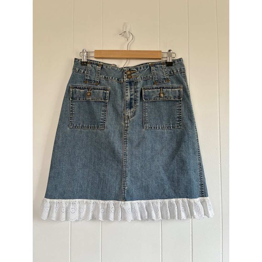 Faded Glory Denim Mini‎ Skirt White Eyelet Lace Ruffle Hem Y2K Medium Wash Blue